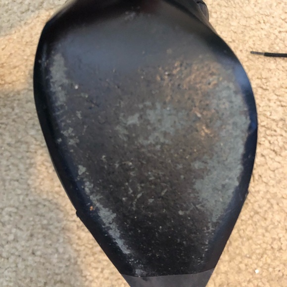 Chanel short boots
Black cap toe logo boot
Us 6 - Picture 4 of 6